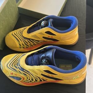 Gucci size 9 Europe size made in Italy athletic shoes.